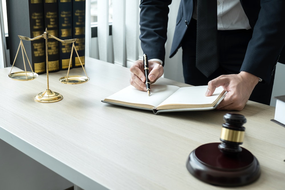 Comprendre le droit des frais de notaire lors de la vente d'un bien immobilier en SCI