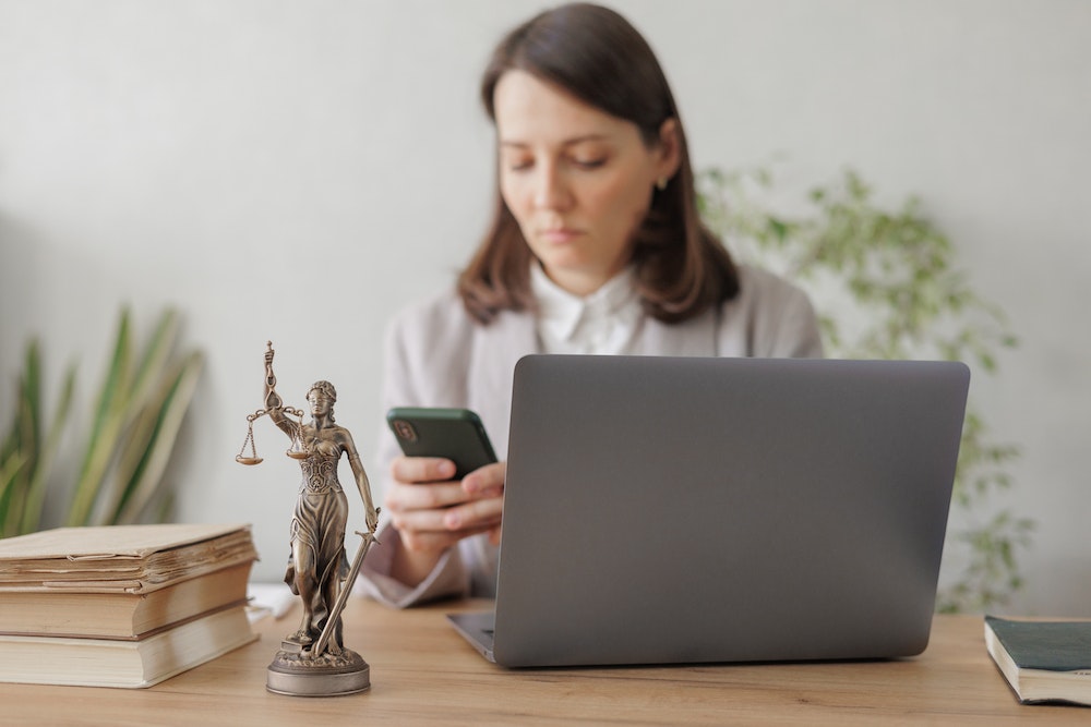 Aspects juridiques de la reprise d'entreprise : guide pour les entrepreneurs