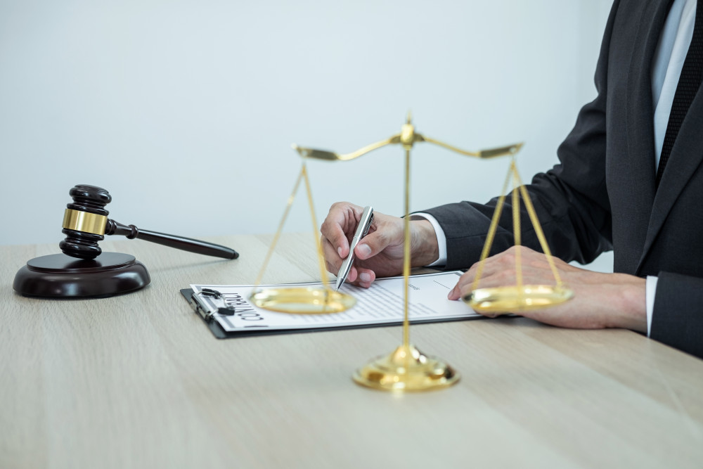 Porter plainte pour diffamation : comprendre vos droits et les démarches à suivre