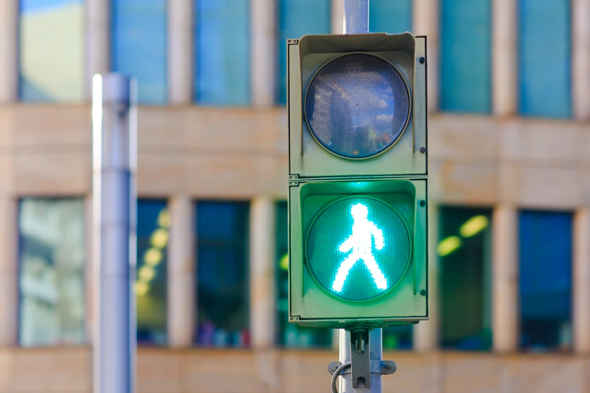 Défendre vos droits sur la route : Guide complet pour les automobilistes