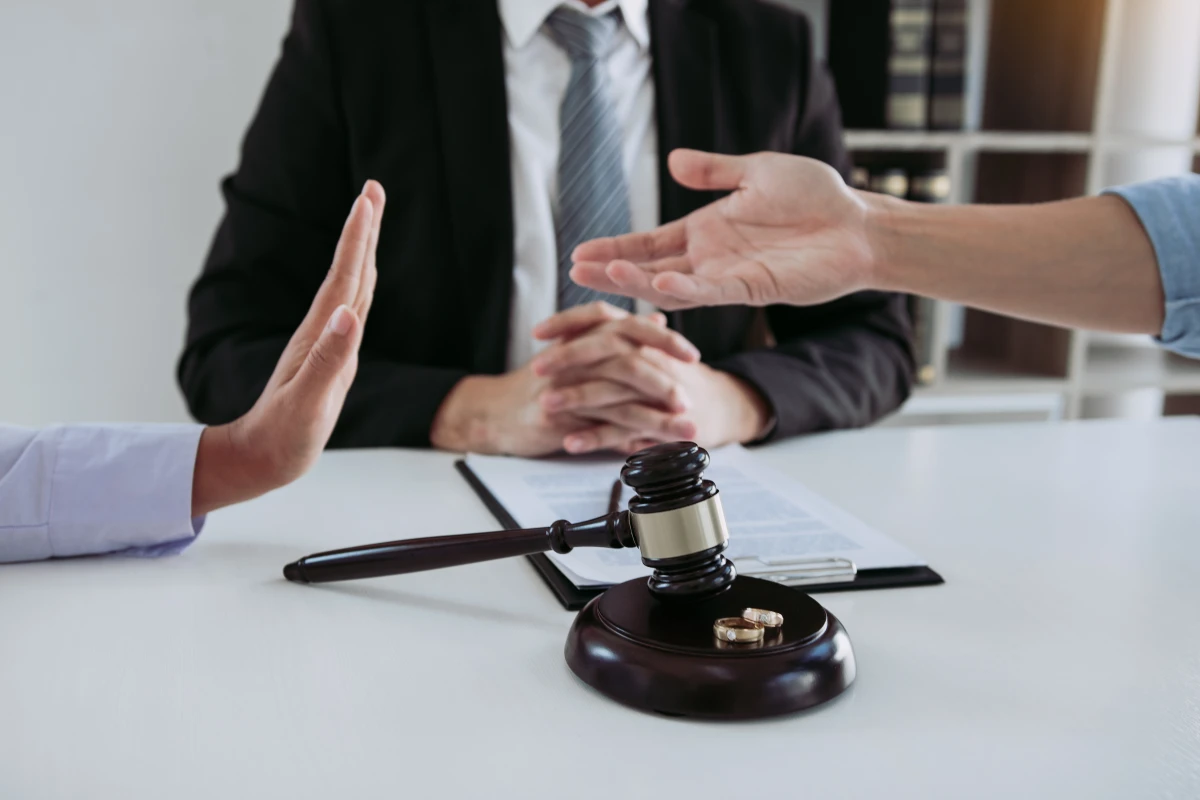 Le divorce pour faute : comprendre ses enjeux et ses implications juridiques